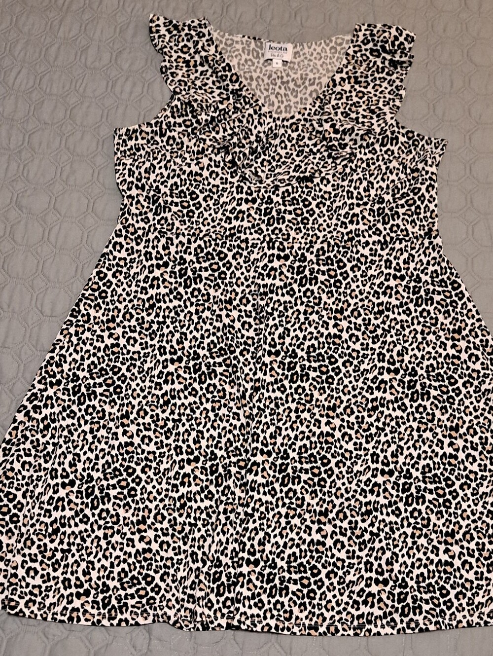 Leota Womens Cream and Black Leopard Ruffle V-Neck Dress Sz 1L